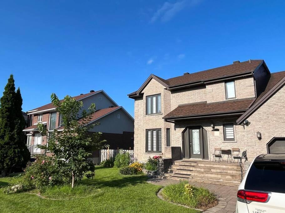 Villa Emily'S Charming House Brossard Esterno foto