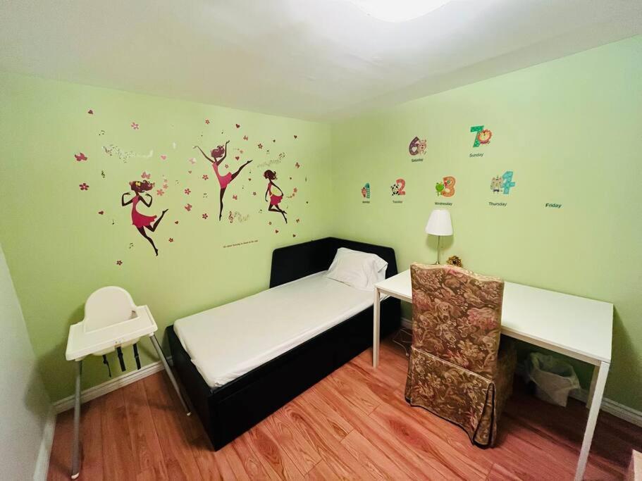 Villa Emily'S Charming House Brossard Esterno foto